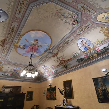 Palace Bed and breakfast